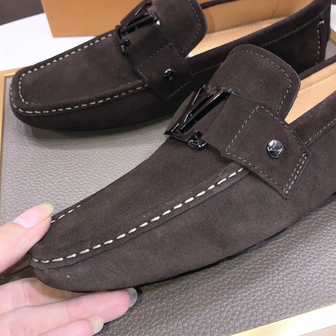 Men's men's shoes 💰420💰 [LV Doudou shoes] (water-dyed cowhide lining) new model is on the market, available on the official website. The new Doudou shoes are processed into single-color materials, and the uppers are made of imported cowhide material. The body of the shoe is fully hemmed with mark thread, and is lined with imported original cowhide leather. The elegant shoe shape is super suitable for all-matching, and the size is 38-44.